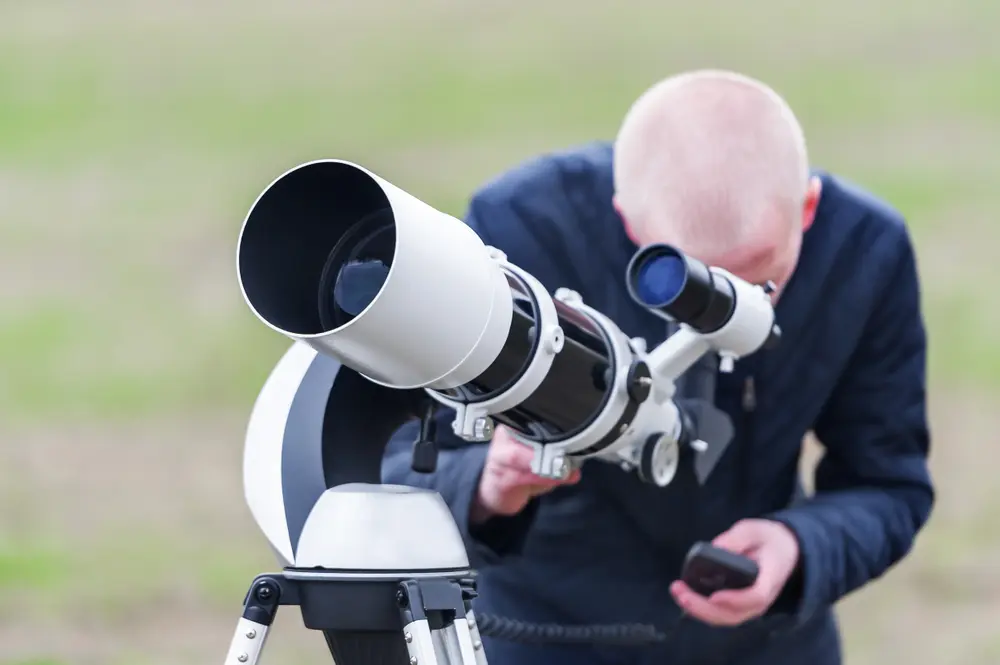 setting up a telescope