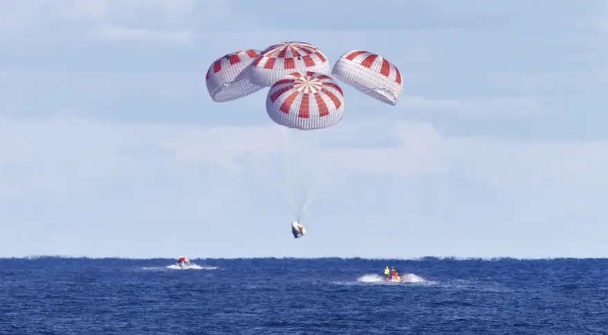 spacex dragon parachute sea landing