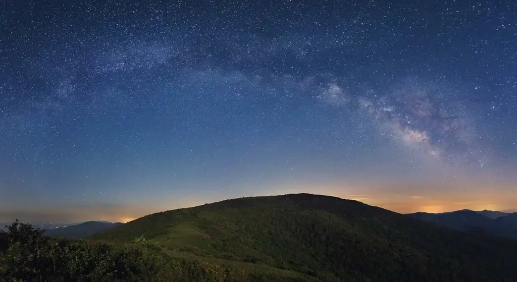 milky way over the appalachian national scenic trail