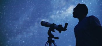 observer le ciel nocturne avec un telescope